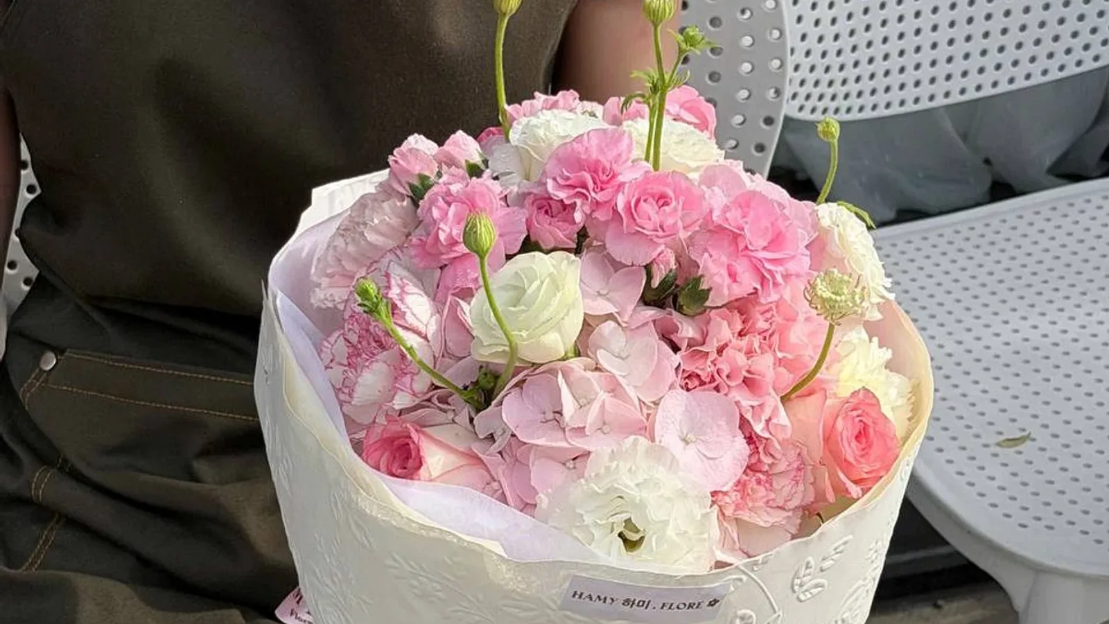 생일 꽃 추천 — 생일 꽃다발 종류·색깔별 의미·받는 사람별 고르기 (2026)